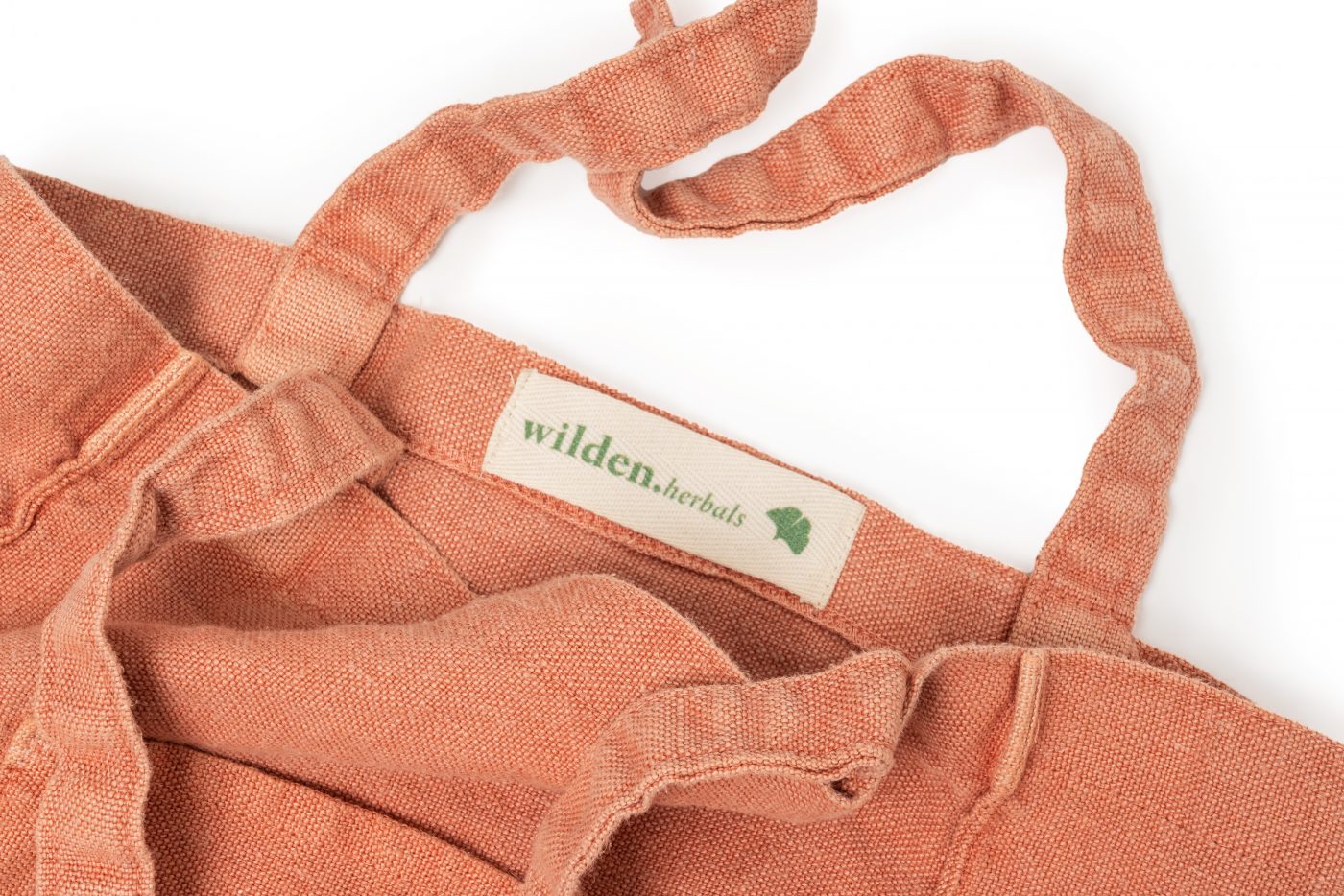 Gli accessori tessili di Wilden: la poesia dei colori e materiali naturali