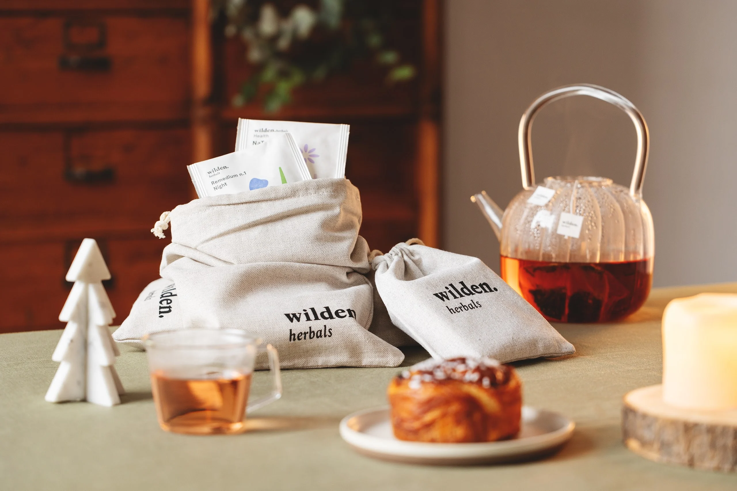 Sacchetti di cotone Wilden con bustine di tisane, teiera e tazza calda - Natale